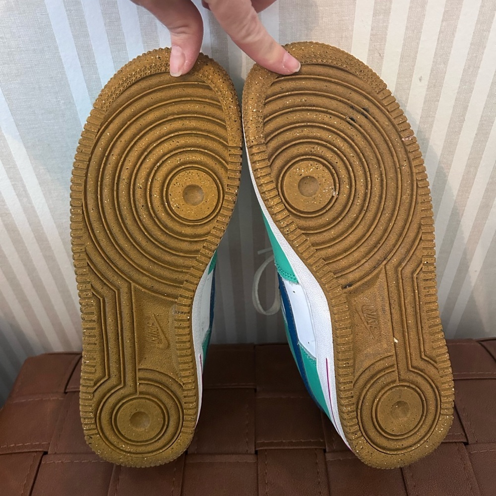 Nike Air Force 1 Low LV8 GS Play White Spring Green 5 Youth / Women's 7 - Picture 10 of 12